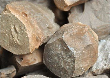 Kalisiyɔmu aliminates